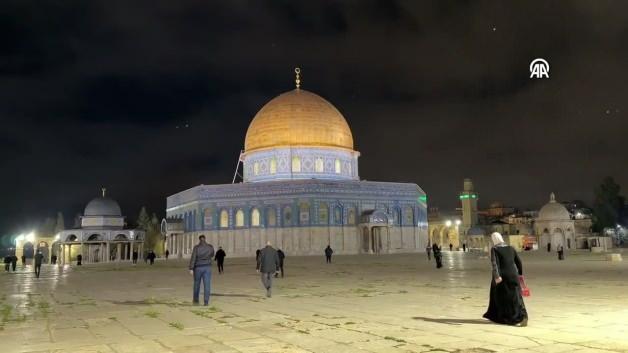 Mescid-i Aksa, 41 gün sonra ibadete açıldı