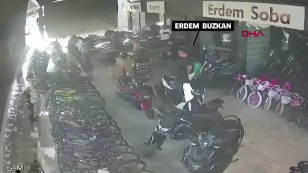 Eski belediye başkanı tutuklandı: Paraları motosikletle taşımışlar! O anlar ortaya çıktı