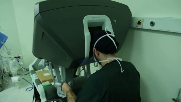 Kalp cerrahisinde devrim: Robotik teknoloji ile k&uuml;&ccedil;&uuml;k kesi, b&uuml;y&uuml;k avantaj!