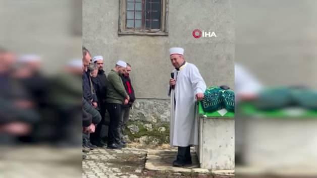 "K&ouml;y&uuml;n neşesi" engelli gen&ccedil; herkesi g&ouml;zyaşlarına boğdu: İmam ayakta durmakta g&uuml;&ccedil;l&uuml;k &ccedil;ekti