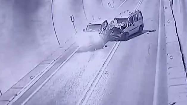 Artvin’de 7 kişinin yaralandığı tünel kazası kamerada
