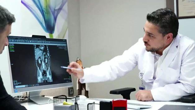 Nefes darlığı ve karın şişkinliğiyle geldi: 20 santimetrelik dev kist ameliyatla &ccedil;ıkarıldı!