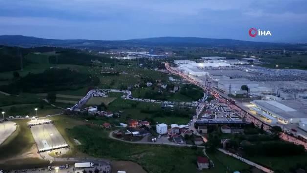 Kocaeli semalarında dronlarla “AK Parti” ve “Cumhurbaşkanı Erdoğan” koreografisi