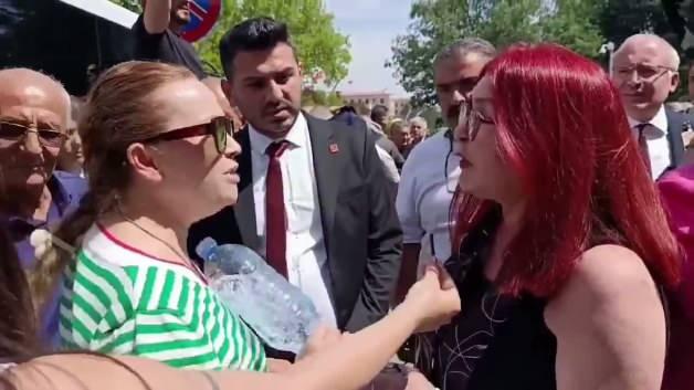 CHP Genel Merkezi'nde Kemal Kılıçdaroğlu ve Özgür Özel destekçileri arasında yaşanan tartışma.