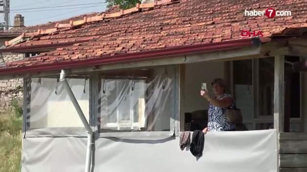 Eskişehir'de internet ve telefon altyapısı olmayan bir mahalledeki evler.