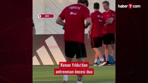 A Milli Futbol Takımı oyuncusu Kenan Yıldız, antrenman öncesinde dua ederken görüntülendi.