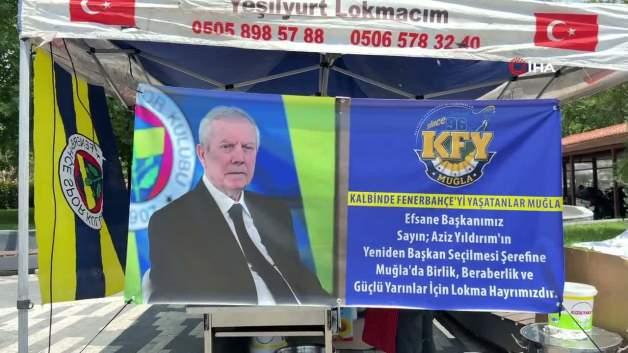 Muğla'da Fenerbahçe kongre üyeleri tarafından Aziz Yıldırım için lokma dökülürken çekilmiş bir fotoğraf.
