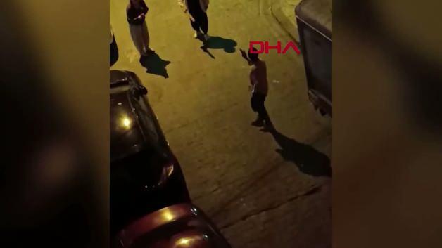 Beyoğlu'nda eski sevgilisinin babasını silahla yaralayan şüphelinin yakalanması için polis çalışma başlattı.