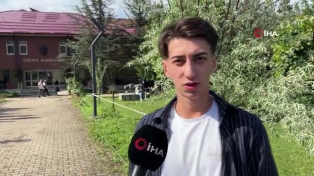 YKS sınavına giren bir öğrencinin milli takım mağlubiyeti sonrası tepki gösterdiği anın görüntüsü.