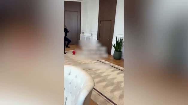 Hollanda Büyükelçisi Joep Wijnands ve Çorum Belediye Başkanı Halil İbrahim Aşgın top oynarken