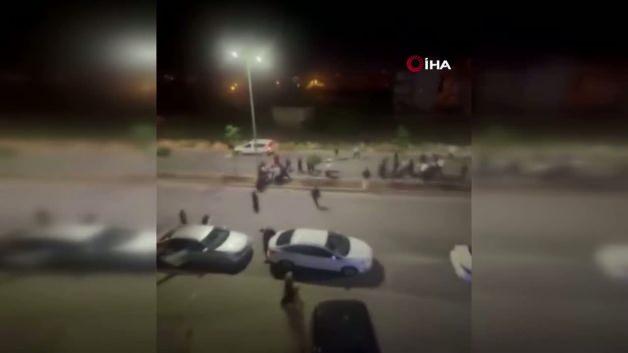 Düğün konvoyunda kavga eden sürücüler