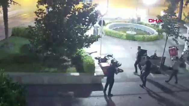 İnegöl'de esnaf ve motokuryeler arasında kavga çıktı