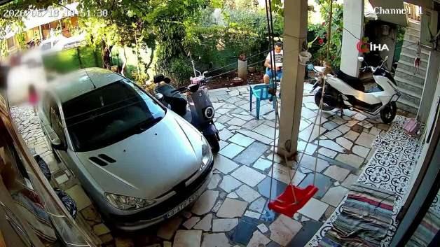 Fethiye'de kapı gıcırtısı yüzünden çıkan tartışmada baba hayatını kaybetti, anne ve kızı yaralandı.