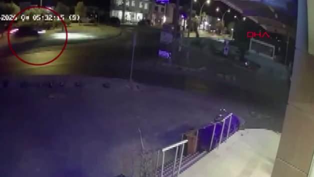 Muğla'da kavşakta takla atan otomobilin kaza anı