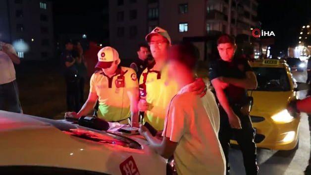 Elazığ'da trafik denetimi yapan polis ekipleri