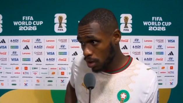Issa Diop maç sonrası açıklama yaparken