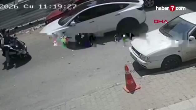Kartal’da feci kaza: Motosiklet ile otomobil kafa kafaya çarpıştı Kartal’da feci kaza: Motosiklet ile otomobil kafa kafaya çarpıştı