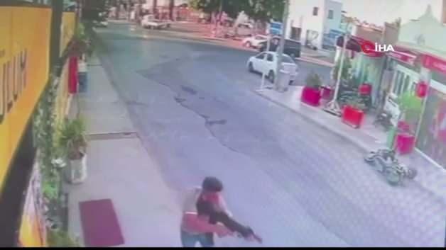 Muğla'nın Fethiye ilçesinde, tartıştığı sevgilisinin çalıştığı kuaför salonuna tüfekle rastgele ateş açan şüphelinin görüntüsü.
