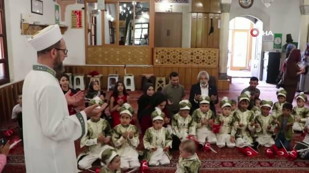 Karaman'da Sultan II. Bayezid Vakfiyesi kapsamında düzenlenen sünnet şöleninden bir görüntü.