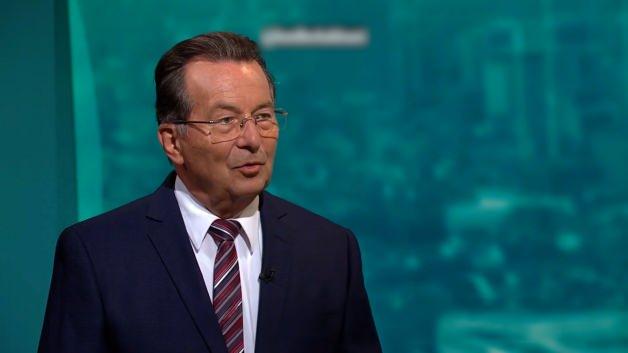 Alman askeri uzman Ralph Thiele'nin Türkiye'nin savunma sanayisi hakkında konuşması.