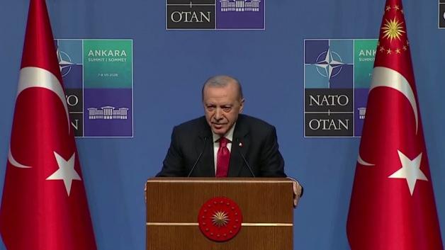 Cumhurbaşkanı Erdoğan'ın Yunan bir gazeteciye yanıt verdiği an.