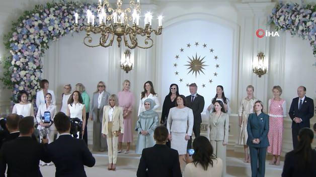 Emine Erdoğan'ın ev sahipliği yaptığı NATO Zirvesi akşam yemeğinde Ajda Pekkan sahne alıyor.