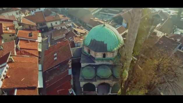 Srebrenitsa&rsquo;nın acısı ezgiye d&ouml;n&uuml;şt&uuml;: Burak Saygılı&rsquo;dan "Bijeli Cvjetovi"