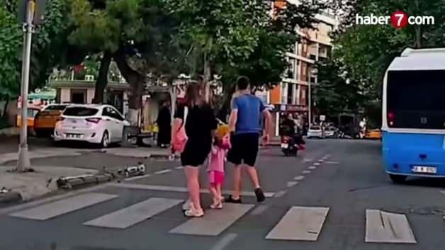 Yol vermeyen motorcuya skuter fırlattı: Hatalar zinciri pahalıya mâl oluyordu Yol vermeyen motorcuya skuter fırlattı: Hatalar zinciri pahalıya mâl oluyordu