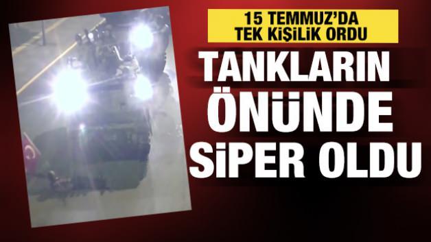 15 Temmuz gecesi Ankara'da tankın önüne bayrağıyla tek başına çıkan kahraman vatandaşın görüntüsü.