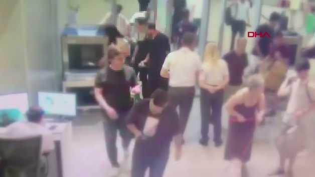 Alışveriş merkezine şarjörle girmeye çalışırken kaçan genç kızın yakalanması ve sevgilisinin evinde bulunan mühimmat.