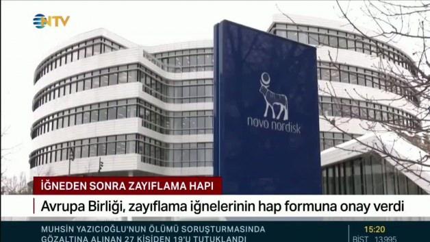 Avrupa Birliği Komisyonu binası önünde obezite tedavisi için onaylanan ağızdan alınan ilaç kutusu.