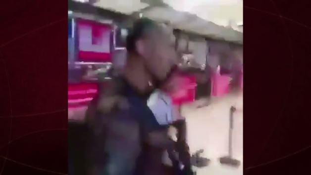 15 Temmuz gecesi Atatürk Havalimanı'nda Polis Özel Harekât ekiplerinin darbecilere karşı mücadele ettiği anlar.