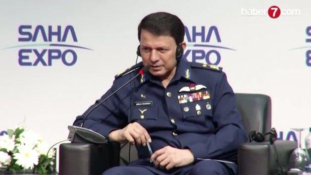 Pakistanlı General Abbas Ghumman, SAHA Expo fuarında konuşma yaparken