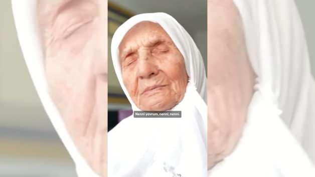 İki oğlunu ve damadını 15 Temmuz&rsquo;da şehit vermişti! Muzaffer ninenin feryadı y&uuml;rekleri yaktı