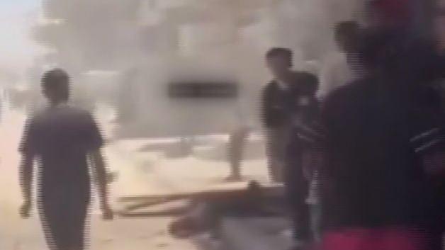 Gazze'deki Nuseyrat Mülteci Kampı'nda saldırı sonrası enkaz görüntüleri.