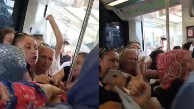 Eminönü'nde bir tramvayda iki yolcu arasında yer kavgası yaşanıyor.