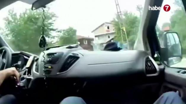 Uyuşturucu operasyonu kapsamında jandarma ekiplerinin operasyon düzenlediği anı gösteren bir görsel.