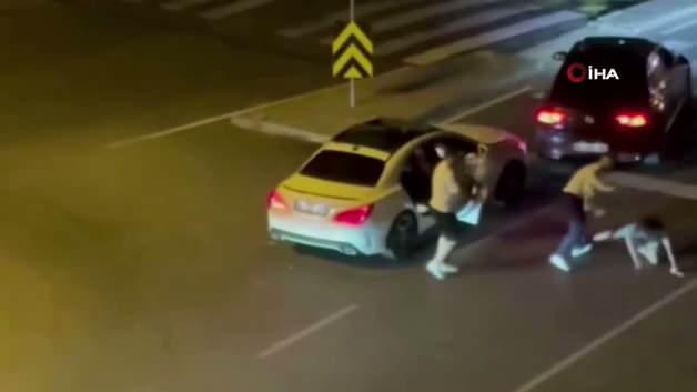 Trafikte tehlikeli manevralar yapan bir araç ve polis ekipleri