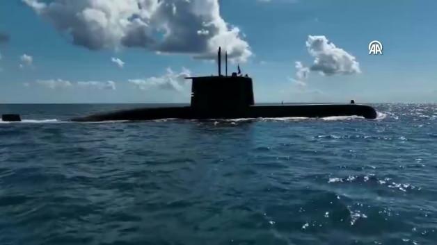 Milli Savunma Bakanlığı'ndan AKYA torpidosunun hedefi tam isabetle vurduğu anı gösteren görüntü.