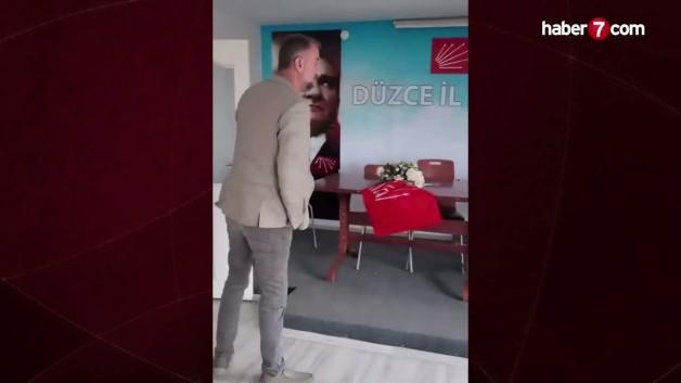 CHP Düzce İl Başkanlığı binasının kırılan kapısı