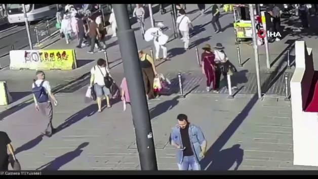 Fatih'te turistlerin cüzdanlarını çalan şüphelilerin güvenlik kamerası görüntüleri.