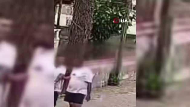 Yan yana yürüyen iki kişi arasında çıkan tartışmada bir kişi diğerini bacaklarından vurdu, saldırgan yakalandı.