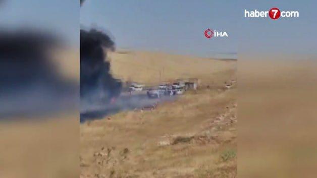 Şanlıurfa-Mardin karayolunda seyir halindeki tırın alev aldığı anı gösteren görsel.