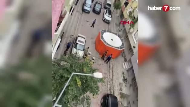 Sultangazi'de bıçaklı rehine krizi sonrası özel harekat polislerinin operasyonu.