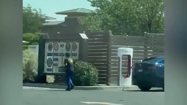 ABD’de restoranda düzenlenen silahlı saldırıda en az 3 kişi öldü, 2 kişi yaralandı ABD’de restoranda düzenlenen silahlı saldırıda en az 3 kişi öldü, 2 kişi yaralandı
