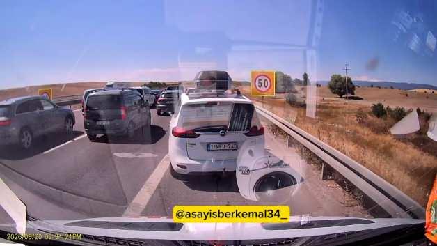 Bolu'da ambulans şof&ouml;r&uuml; emniyet şeridi ihlallerine zehir zemberek s&ouml;zler
