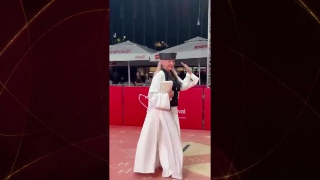 Hanka Paldum, Saraybosna Film Festivali’ne, sırtında Filistin haritası bulunan elbisesiyle katıldı