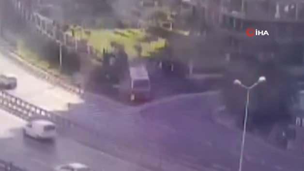 İETT otob&uuml;s&uuml;n&uuml;n kaza anı ortaya &ccedil;ıktı!