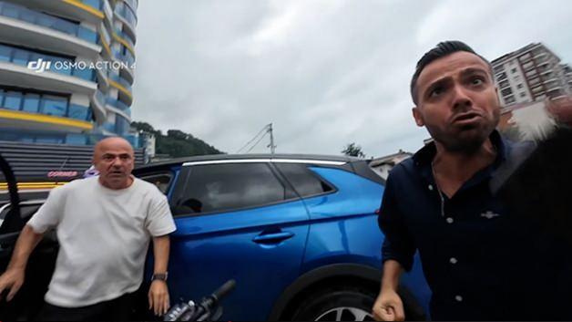 Rize'de trafikte bisiklet s&uuml;r&uuml;c&uuml;s&uuml;ne saldırı kameraya yansıdı
