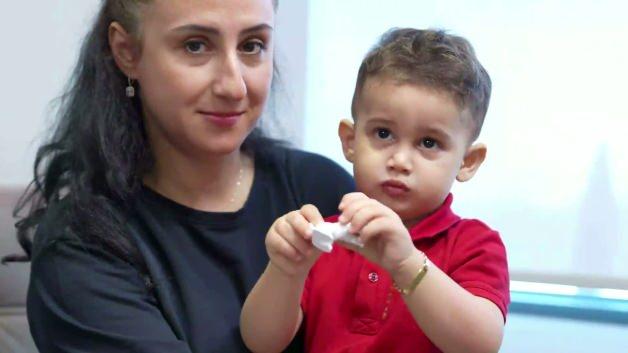 Uzun s&uuml;re ent&uuml;be edilmişti: 2 yaşındaki Aras&rsquo;ın soluk borusu lazer ve balonla a&ccedil;ıldı